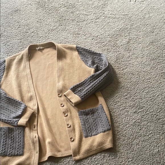 Vici Stylish Tan and Gray Women's Sweater - Picture 3 of 4